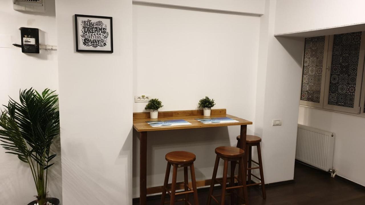 Old Town Bliss Apartment บูคาเรสต์ ภายนอก รูปภาพ
