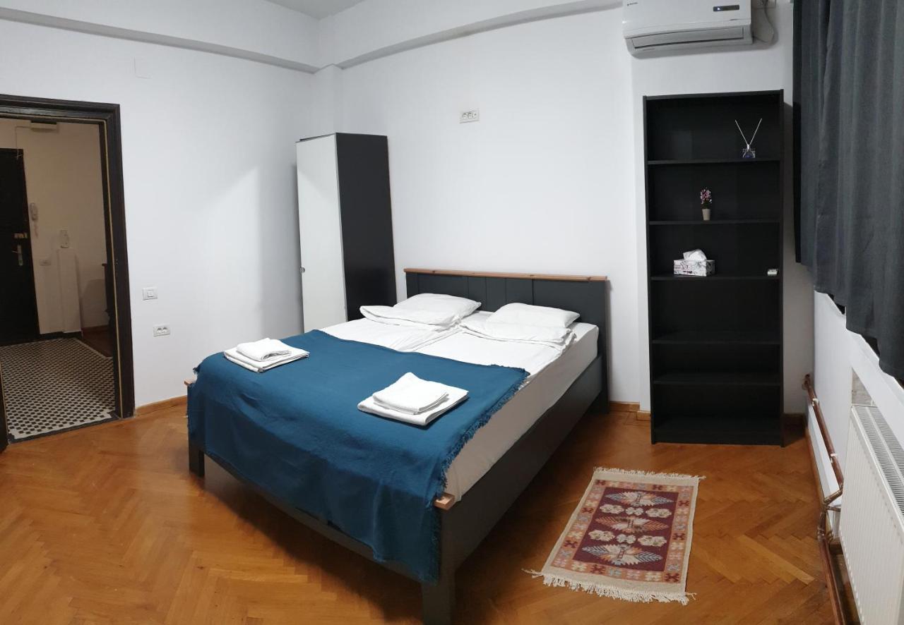Old Town Bliss Apartment บูคาเรสต์ ภายนอก รูปภาพ
